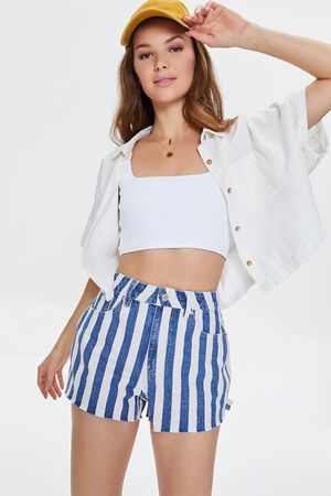 Size: S/160 66A Forever 21 Contemporary Style Shorts Black &White Stripe Shorts